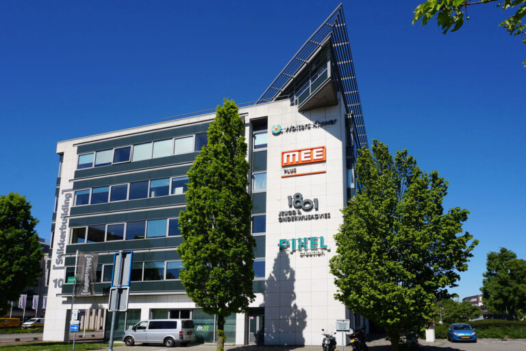 Mr D.U. Stikkerstraat 10 – Stikkerbuilding