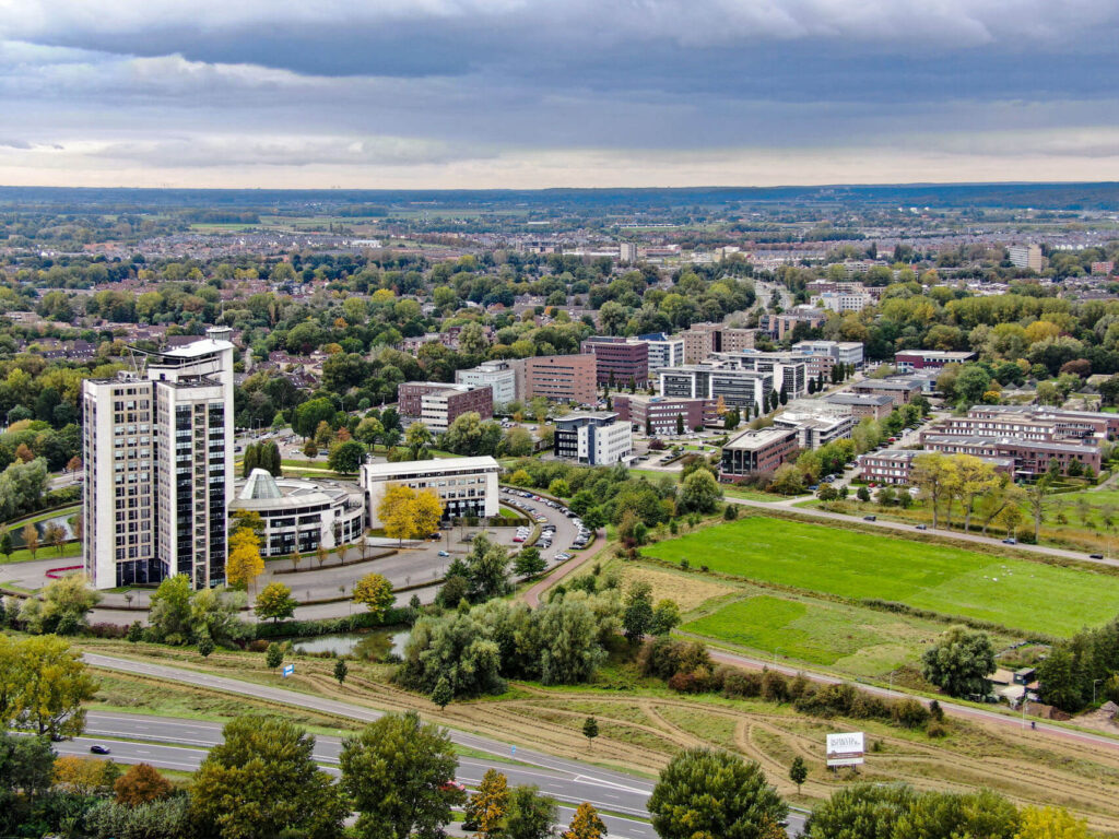 Gelderse Poort is onderdeel van de Green Business Club Arnhem. Een netwerk van bedrijven, gemeente en organisaties die samen werken aan een groene, duurzame en toekomstbestendige werkomgeving.